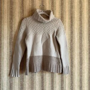 Woolrich Size M Petite Sweater Turtleneck Lambswool Beige Fall Winter Women’s